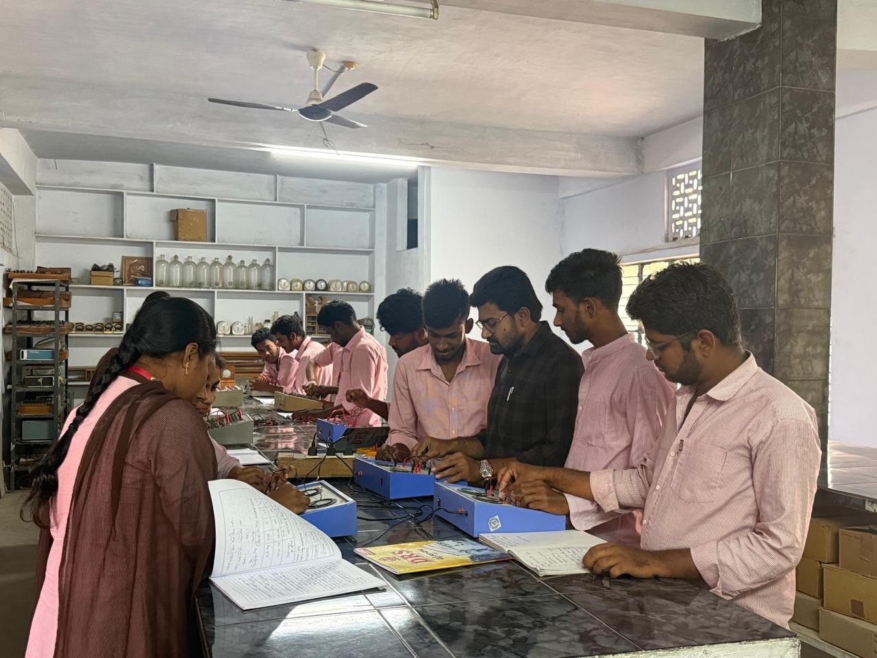 admin/sliderimages/PHYSICS LAB.jpg